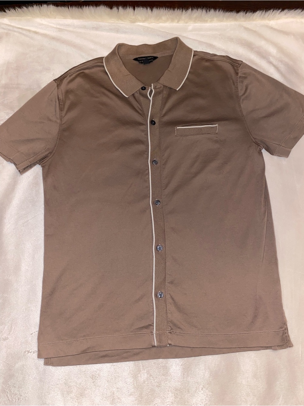 Banana Republic Men’s Medium Brown Short-Sleeve Polo
